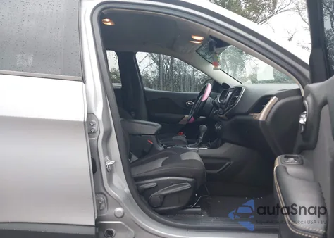 2018 Jeep Cherokee Latitude Fwd z USA, uszkodzony, nr VIN 1C4PJLCB5JD544577